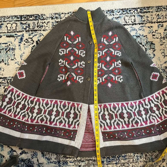 Sturbridge Cape - Picture 5 of 6